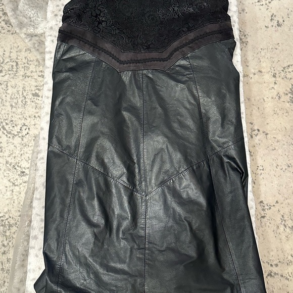 VINTAGE GENUINE LEATHER DESIGNER G-III BLACK JACKET. Size Large. - Picture 3 of 7